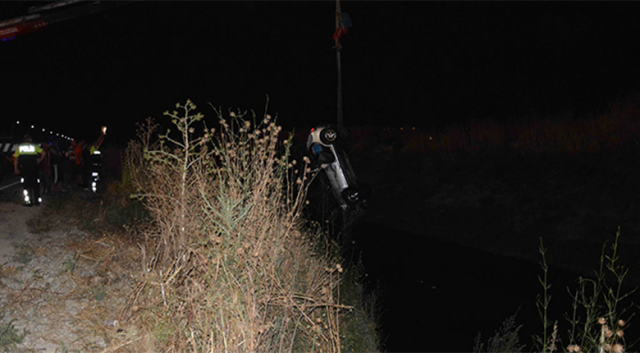 Muğla&#039;da otomobil su kanalına devrildi; 5 yaralı