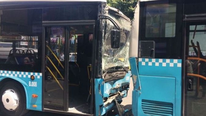 Şişli&#039;de halk otobüsleri çarpıştı: 5 yaralı