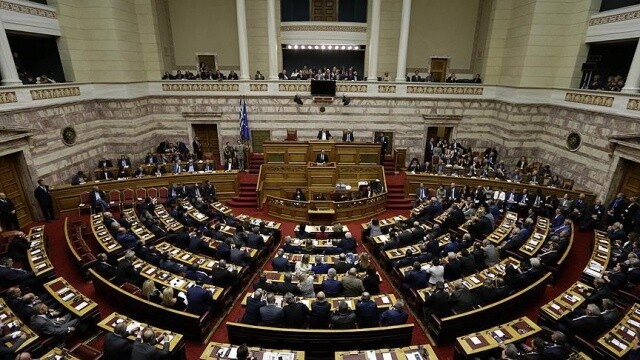 Yunanistan&#039;da Altın Şafaklı vekilden meclis kürsüsünde &#039;darbe&#039; çağrısı