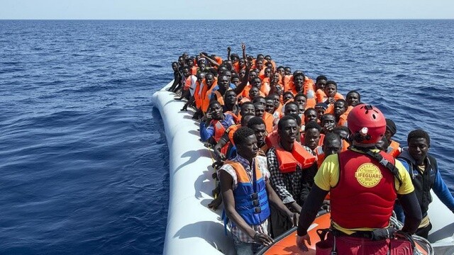 Akdeniz&#039;de kurtarılan göçmenler Libya&#039;ya geri götürüldü