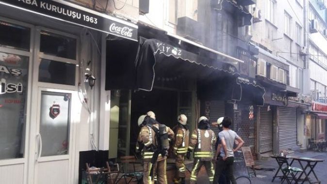Beşiktaş Çarşı&#039;da yangın paniği