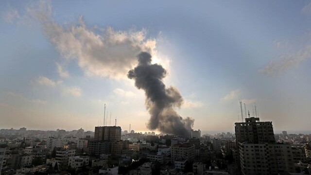 İşgalci İsrail güçleri, Gazze&#039;ye yönelik saldırılarını aralıklarla sürdürüyor