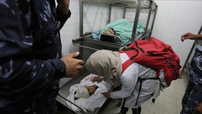 İsrail askerleri biri çocuk 2 Filistinliyi şehit etti
