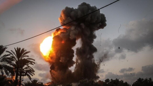 İsrail&#039;den Gazze sınırına hava saldırısı