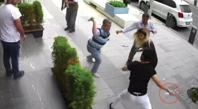 İstanbul&#039;da damat dehşeti Kamerada! eski karısını ve kayınpederini bıçakladı