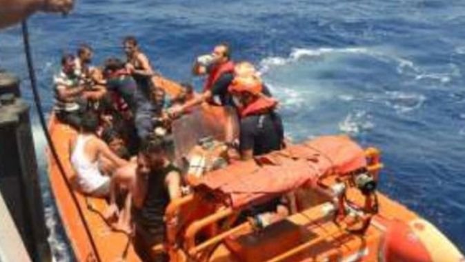 KKTC açıklarında batan tekneden kurtarılan göçmenler Silifke&#039;ye getirildi