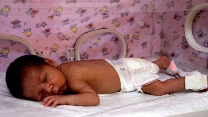 Mersin&#039;de 10 Günlük bebek sokakta terk edilmiş halde bulundu