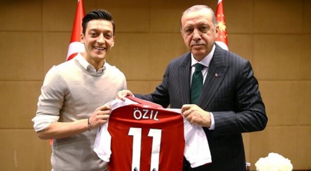 Mesut Özil Almanya&#039;ya veda ediyor