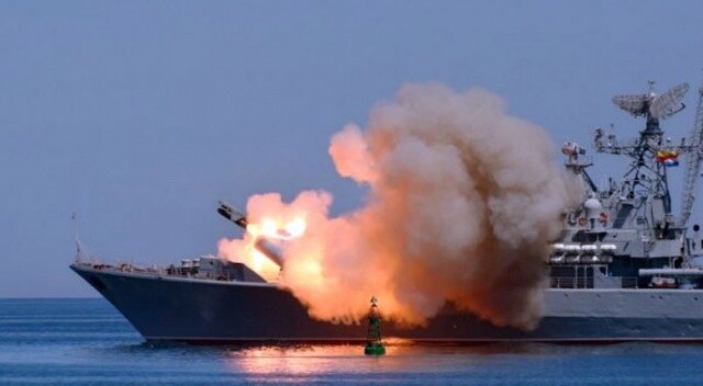 Akdeniz&#039;de Rusya ve ABD donanma yığını