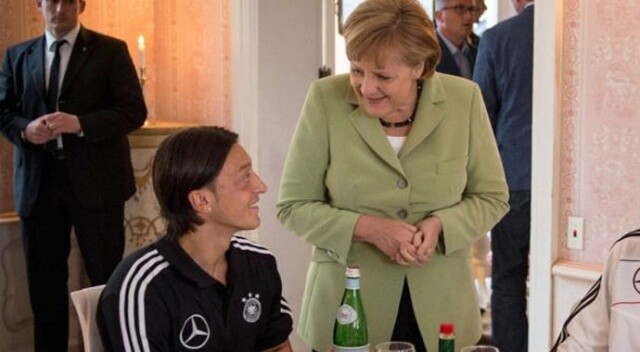 Angela Merkel&#039;den Mesut Özil açıklaması