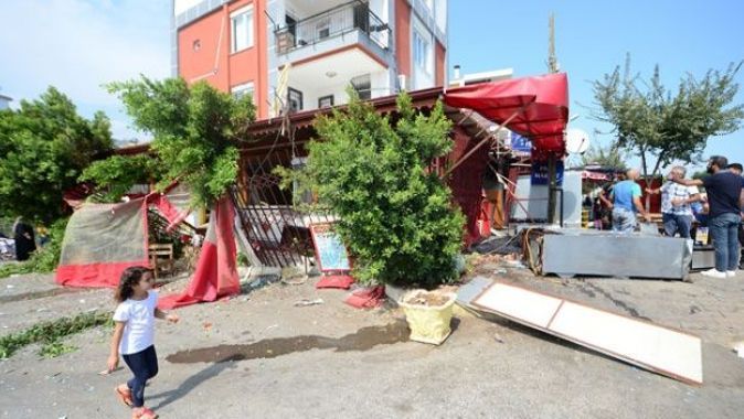 Antalya&#039;da restoranda patlama: 5 yaralı
