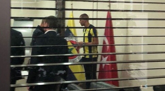 Fenerbahçe&#039;nin yeni golcüsü formayı giydi!