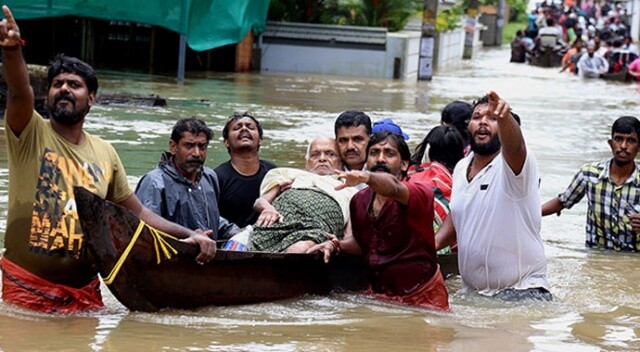 Hindistan&#039;da sel felaketi! 1 milyondan fazla insan evsiz kaldı