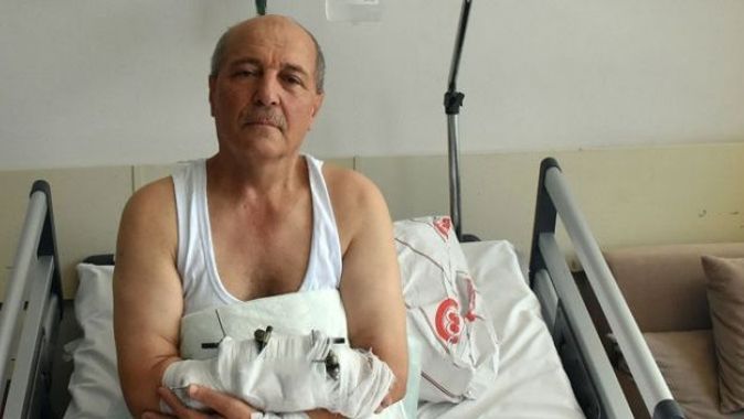 İnanılmaz kurtuluş! Türk Bayrağını değiştirmek istedi, 2 ayının saldırısında uğradı