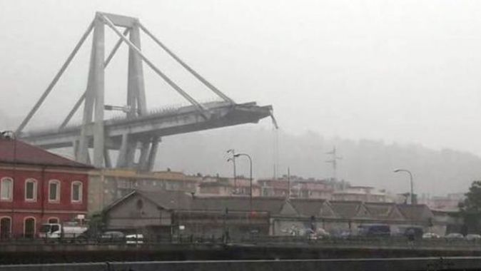 İtalya&#039;da köprü çöktü! Ölü ve yaralılar var