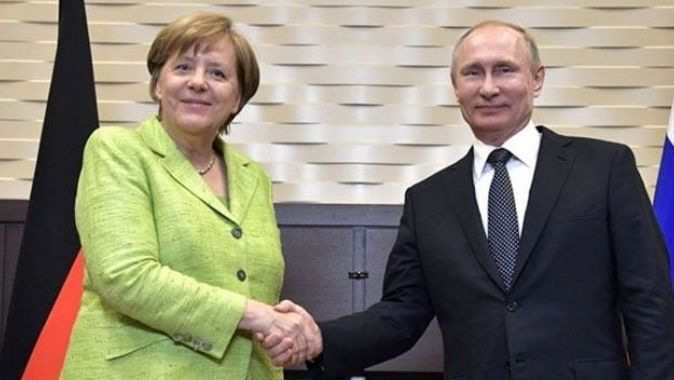 Putin ile Merkel Berlin&#039;de görüştü