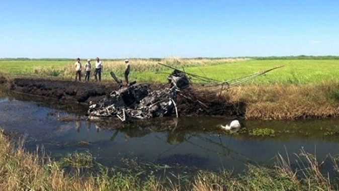 Rusya&#039;da helikopter düştü, pilot yanarak can verdi