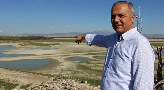 Amasya Yedikır Baraj Gölü&#039;nde sular çekilince adaya yol açıldı