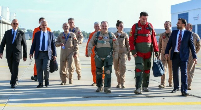 Bakan Varank, Hürkuş&#039;un deneme uçuşuna katıldı