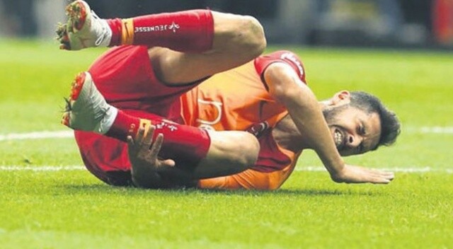 Galatasaray&#039;a Emre Akbaba şoku! İlk yarıyı kapattı