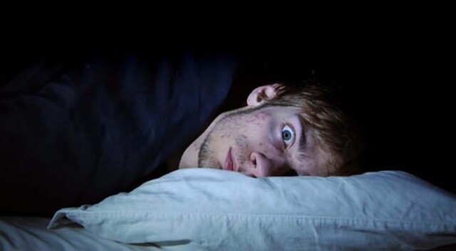 Geceleri uyuyamıyorsanız dikkat! Yastığa başınızı koyar koymaz uyuma formülü!