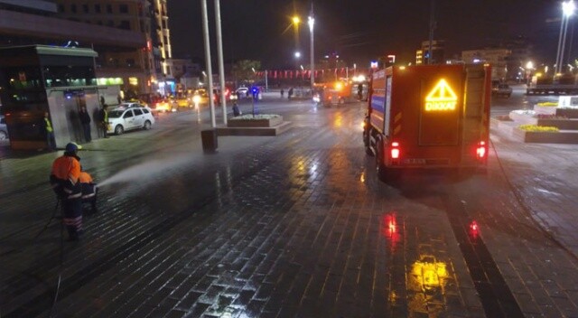 İstanbul Büyükşehir Belediyesinden &#039;gece temizlik çalışması&#039;