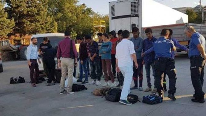 Sivas&#039;ta 22 düzensiz göçmen yakalandı