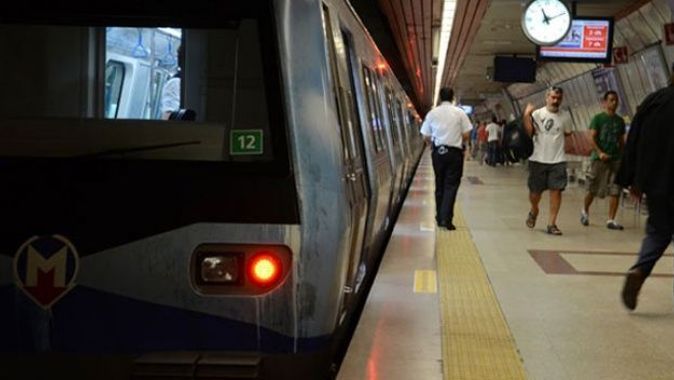 İstanbul&#039;da metro seferleri iptal edildi