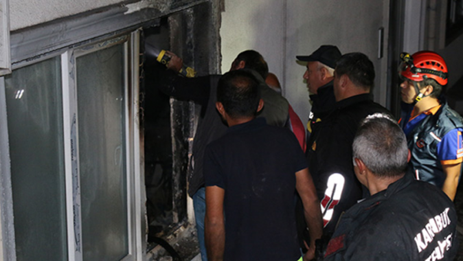 5 katlı apartmanda yangın: 18 kişi hastaneye kaldırıldı