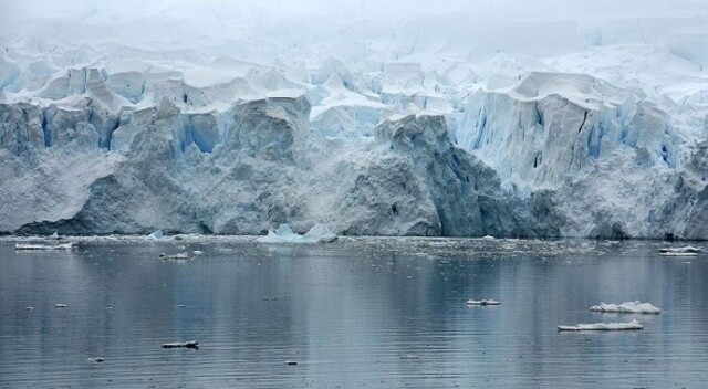 Antarktika&#039;da dev buzul parçası koptu