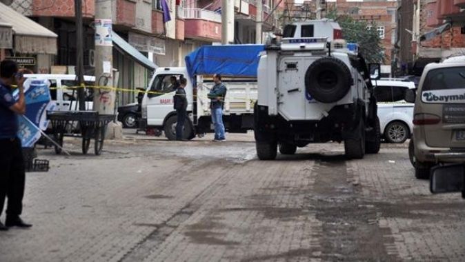 Diyarbakır&#039;da silahlı saldırı: 2 ölü, 2 yaralı