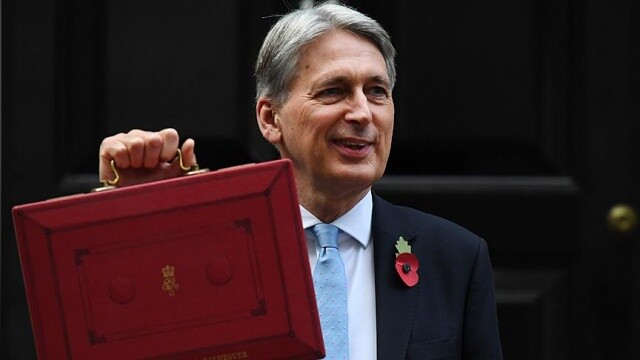 İngiltere Maliye Bakanı Philip Hammond: İngiltere&#039;de kemer sıkma devri sona eriyor