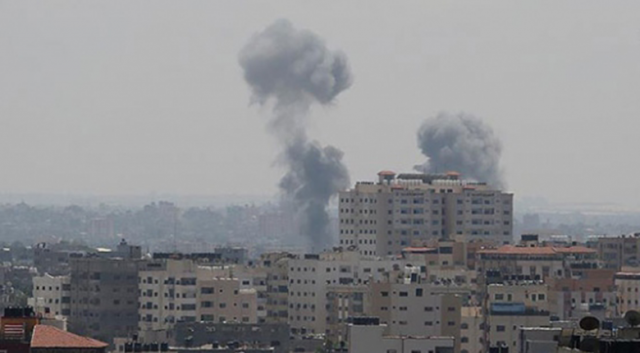 İsrail&#039;den Gazze&#039;ye ait 3 noktaya hava saldırısı