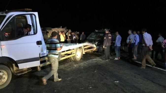 Mardin&#039;de feci kaza: 14 yaralı var