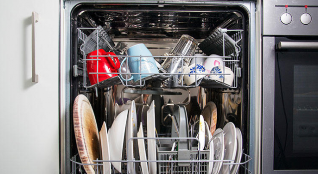 Meğer bulaşık makinesini yıllardır yanlış kullanıyormuşuz!