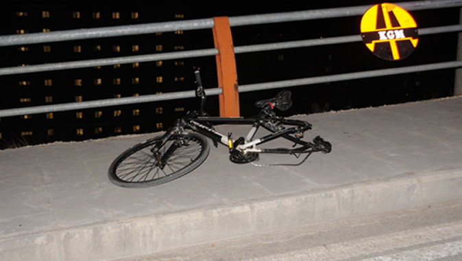 Takla atan bisiklet sürücüsü hayatını kaybetti