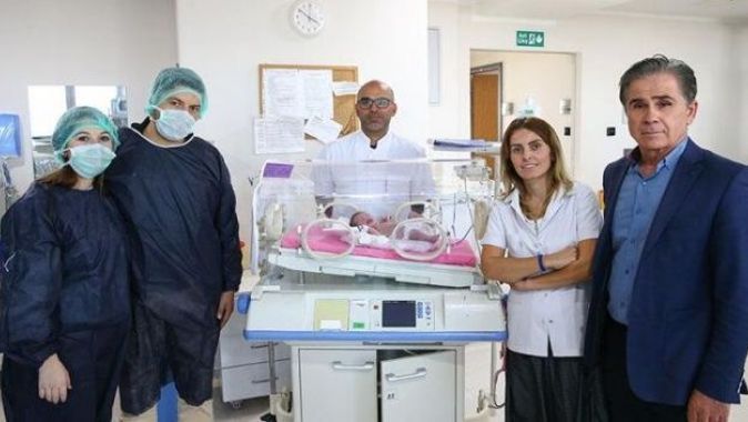 23 günlük bebek kasıktan kalp ameliyatıyla iyileşti