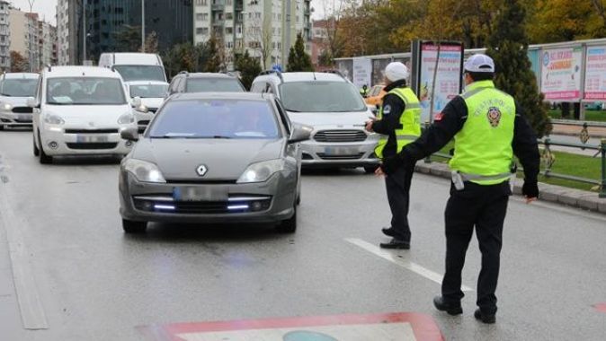 Araç sürücüleri dikkat! Yayalara yol vermeyene 488 lira ceza kesiliyor