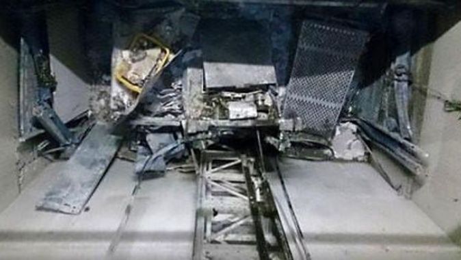 Asansörde mahsur kalan 6 kişi 84 kat düştü