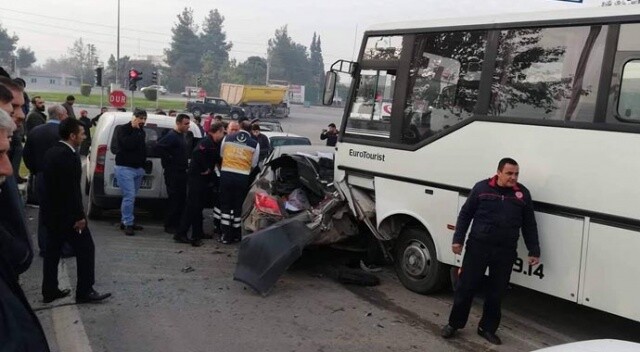 Kahramanmaraş&#039;ta freni boşalan minibüs 10 araca çarptı