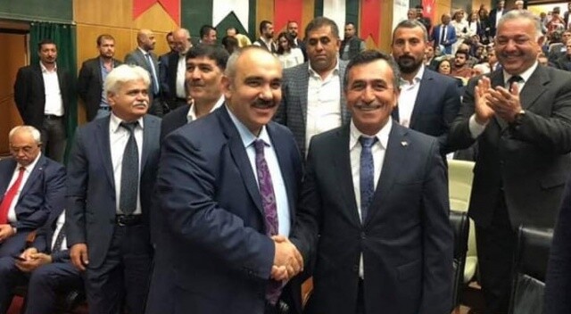 Osmaniye’de CHP’li Belediye Başkanı istifa edip AK Parti’ye katıldı