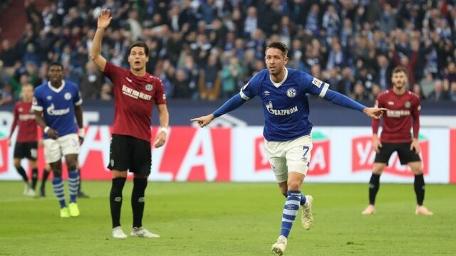 Schalke 3 puanı 3 golle aldı