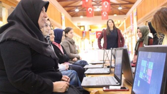 Türk Telekom’dan kadın esnafa internet eğitimi