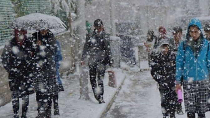 Ankara&#039;da kar yağışı nedeniyle eğitime bir gün ara verildi
