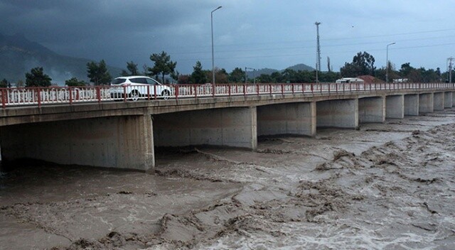 Antalya ve Muğla&#039;da şiddetli yağış