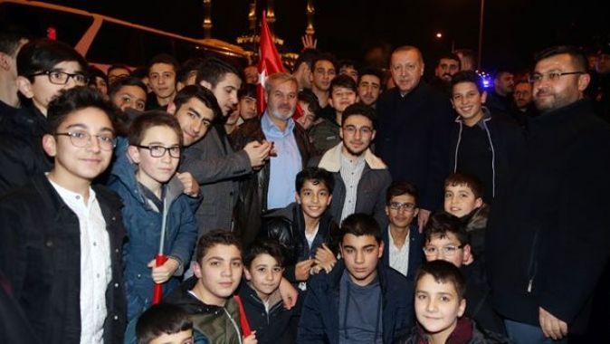 Cumhurbaşkanı Erdoğan&#039;dan öğrencilere sürpriz