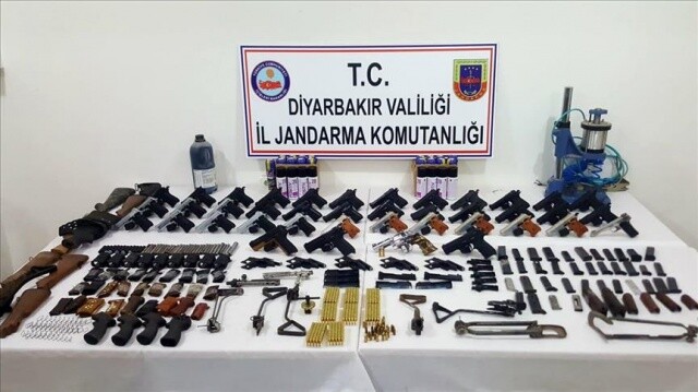 Diyarbakır&#039;da silah kaçakçılığı operasyonu: 5 gözaltı