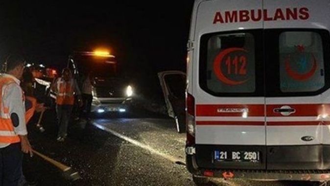 Diyarbakır Hani&#039;de teröristlerce düzenlenen saldırıda yaralanan 2 polisten biri şehit oldu