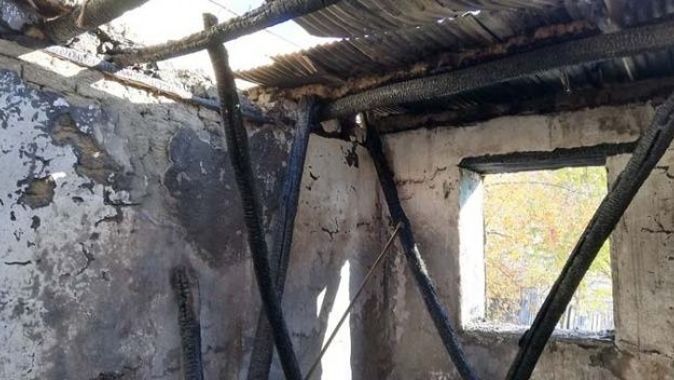 Elazığ’daki yangında 1 ev kül oldu