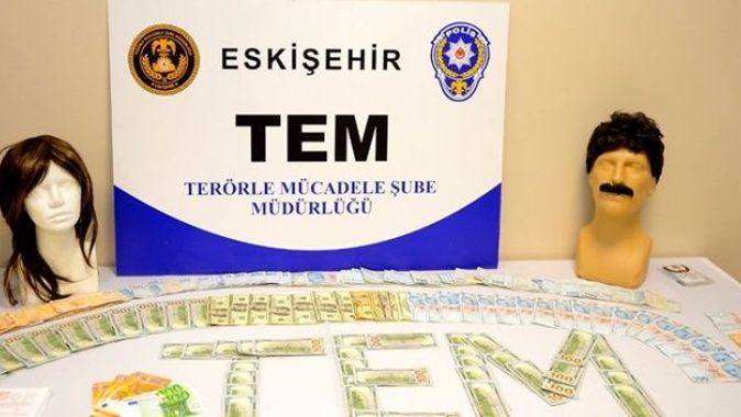 Eskişehir&#039;de terör örgütü üyelerine hücre evinde baskın